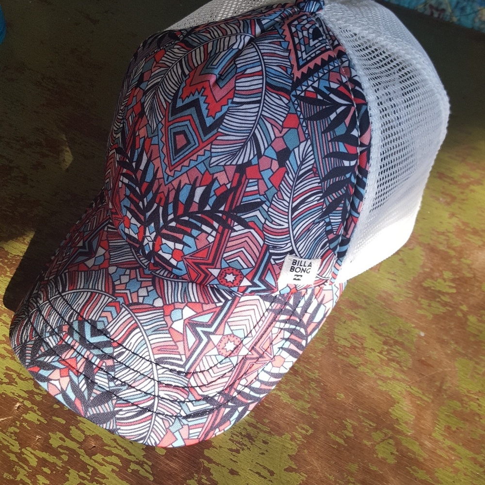 NWOT Billabong trucker hat